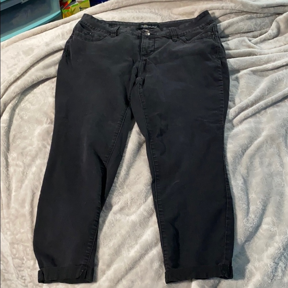 Skinny leg jeans, cuffed ankle